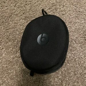 Beats case- brand new